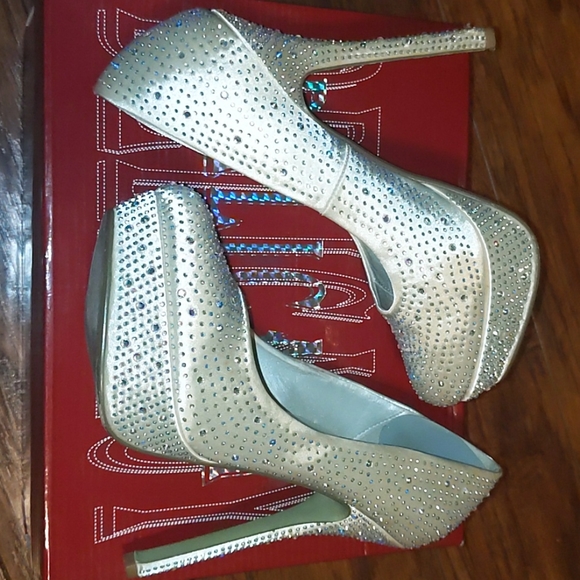 Rhinestone heels Size 7 - Picture 2 of 6